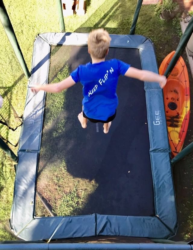 small-yard-garden-trampoline