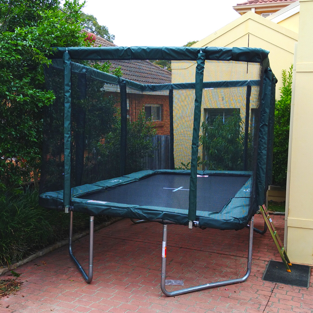 trampolines-for-small-garden