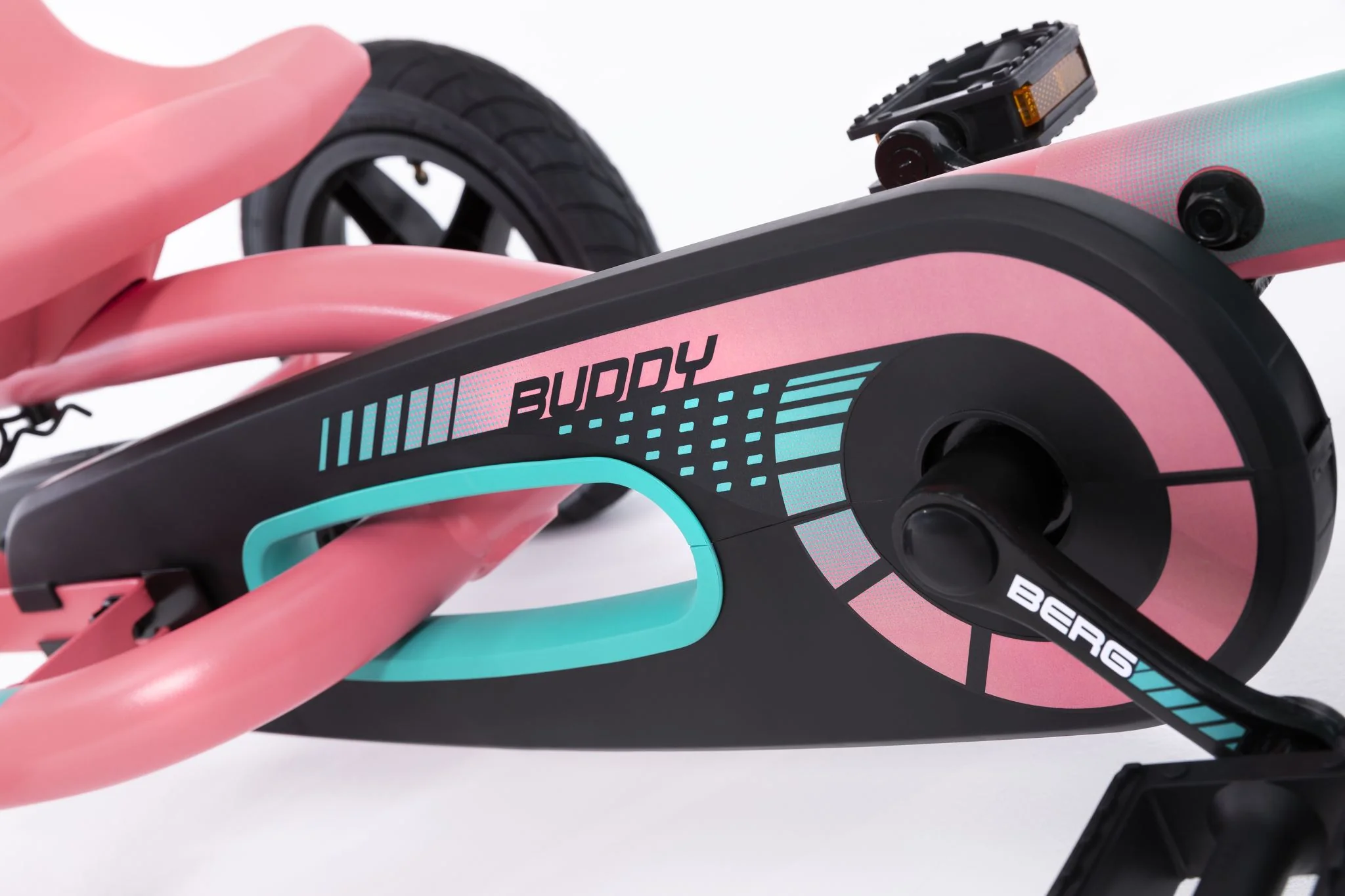 BERG_Buddy_Lua_detail-3_S67WQGN87YUA.webp