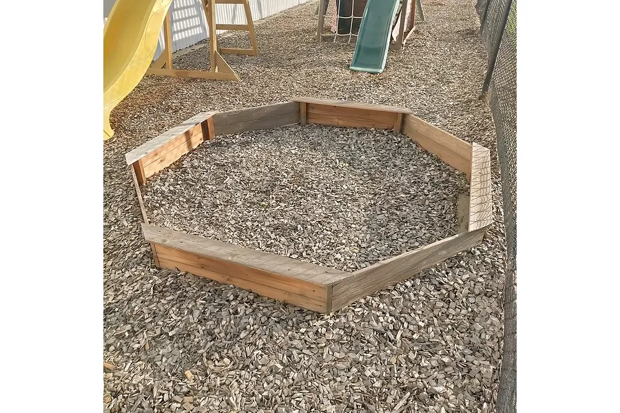 Lifespan Kids Grand Octagonal Sandpit - Ex Display image 4881
